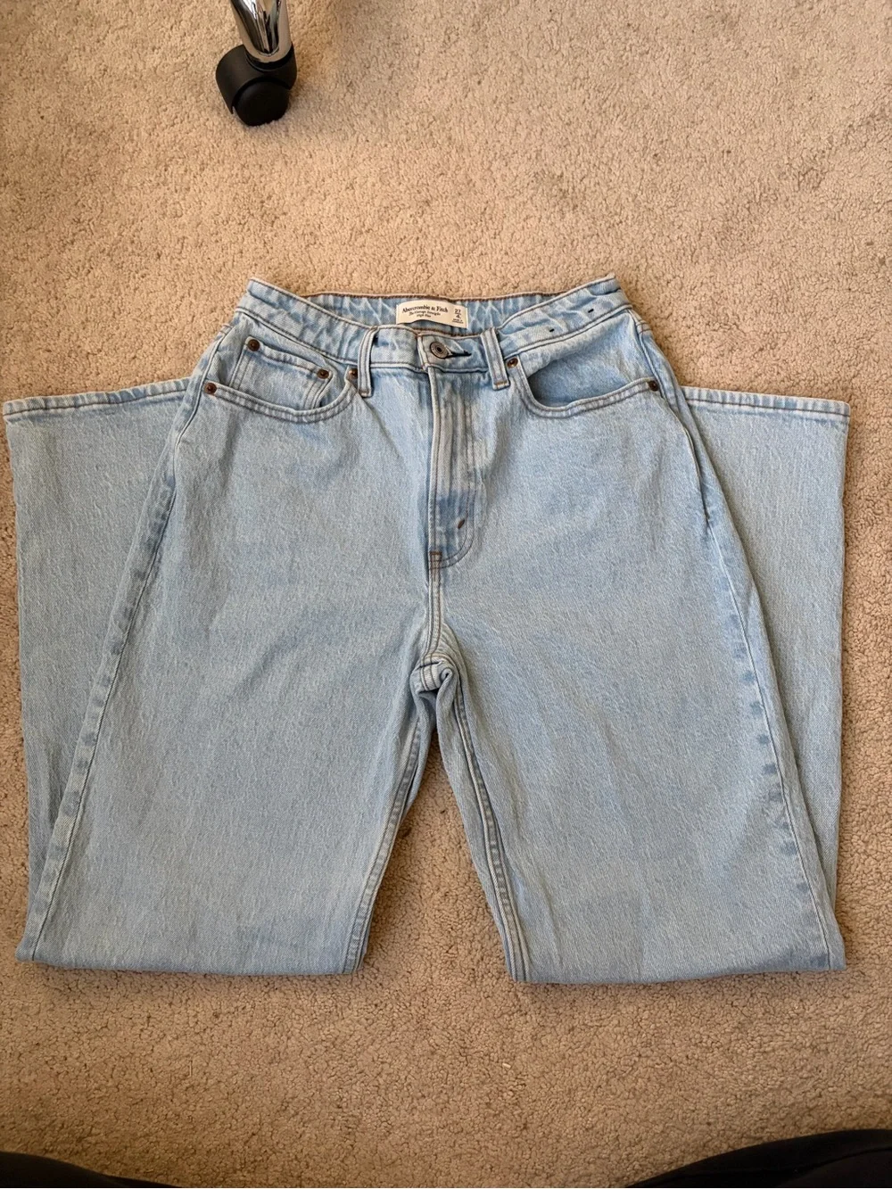 Abercrombie & Fitch The Vintage Straight
High Rise Jean - Curve Love- Light Wash - Picture 3 of 5
